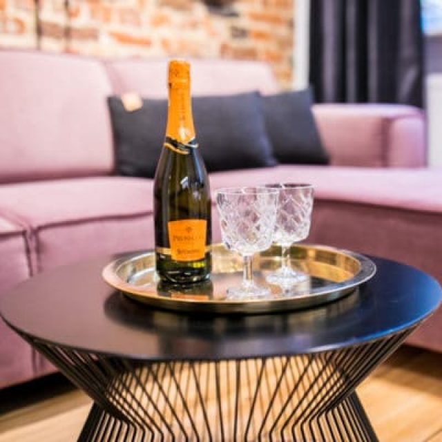 Apartament Sofa Spot w centrum toruńskiej starówki na ulicy Jęczmiennej 29